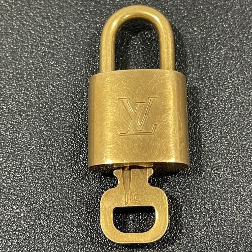 Louis Vuitton Lock and Key Set #311 (JB1256)